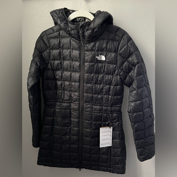 New The North Face ThermoBall™ Eco Hooded Parka in Black Size XS - Picture 2 of 10